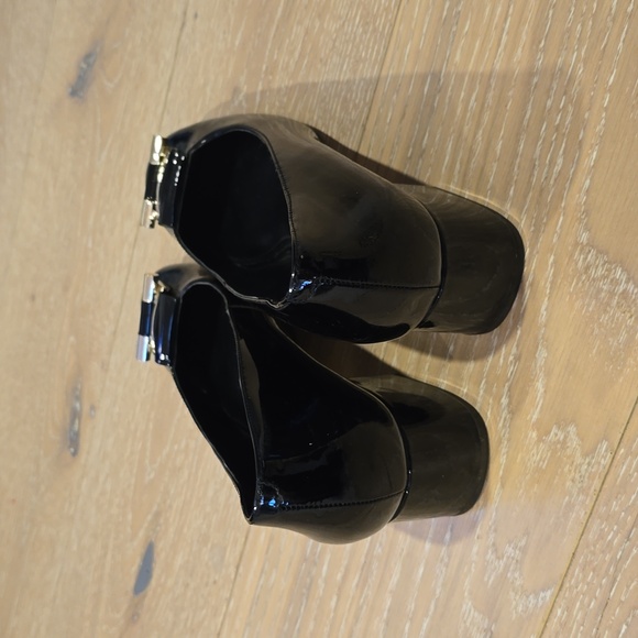 Michael Kors Heels Patent - Picture 5 of 7
